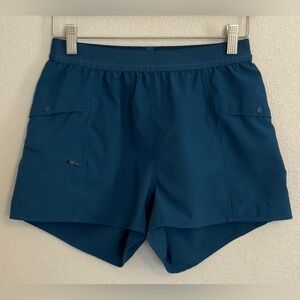 BRAND NEW Mountain Hardwear Blue Hiking Shorts With Pockets